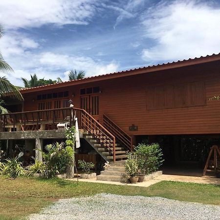Saduemuenghomestay Phrae Exteriör bild