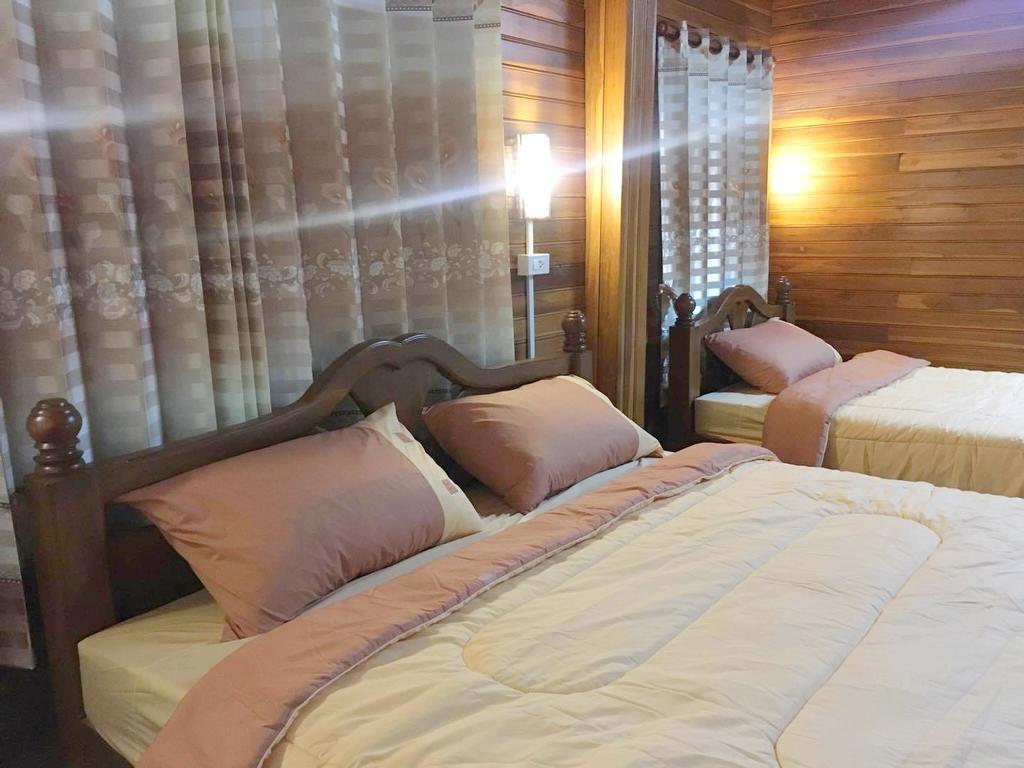 Saduemuenghomestay Phrae Exteriör bild