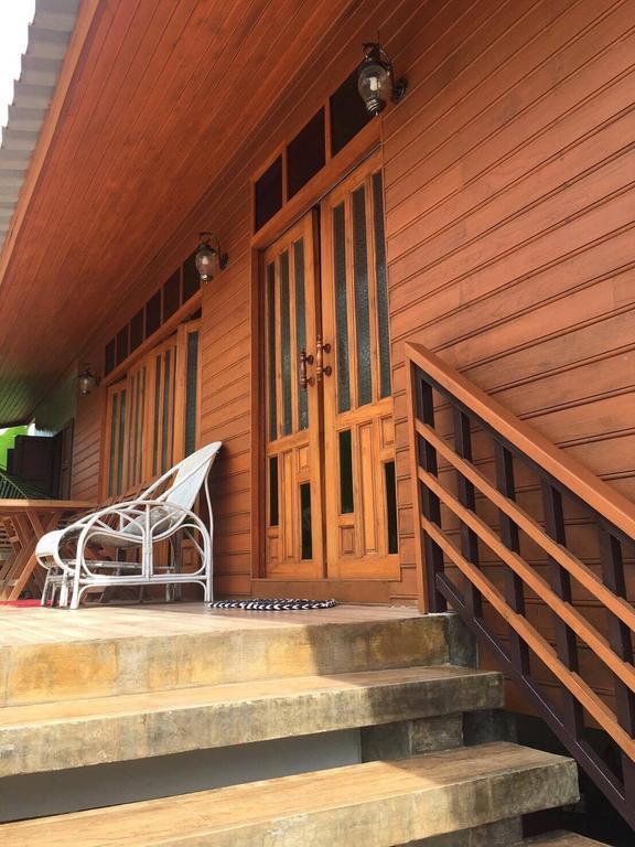 Saduemuenghomestay Phrae Exteriör bild