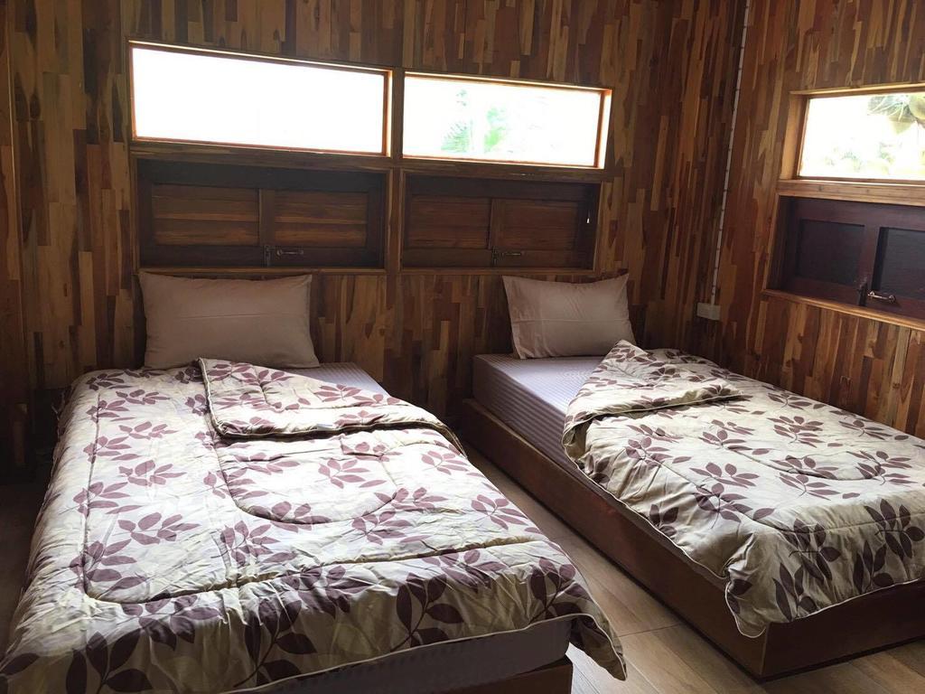 Saduemuenghomestay Phrae Exteriör bild