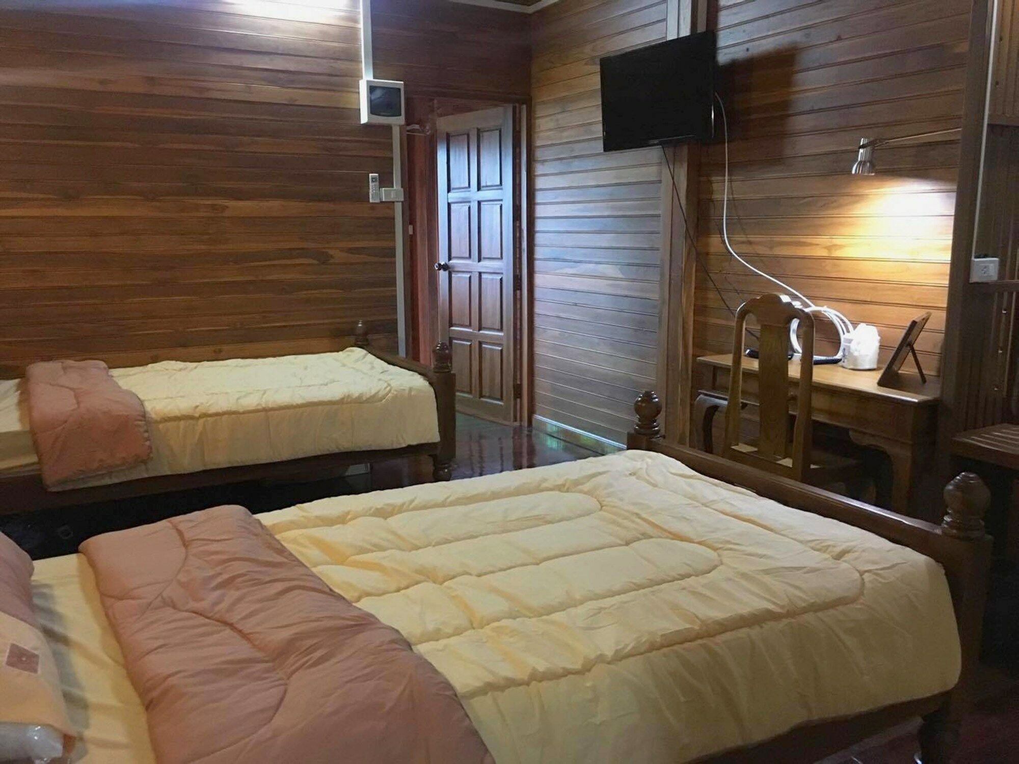 Saduemuenghomestay Phrae Exteriör bild